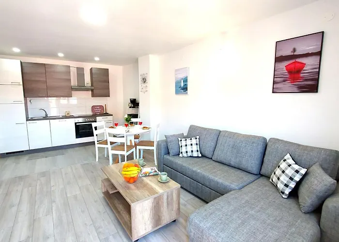 Apartman Grlica #2 *